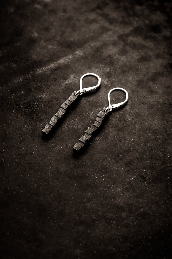 Cubii matte black earrings